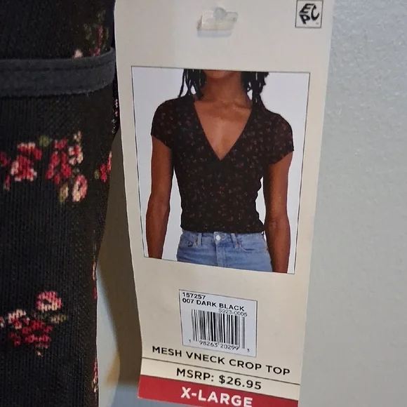 Aeropostale Black Floral Mesh Crop Top - Picture 2 of 4